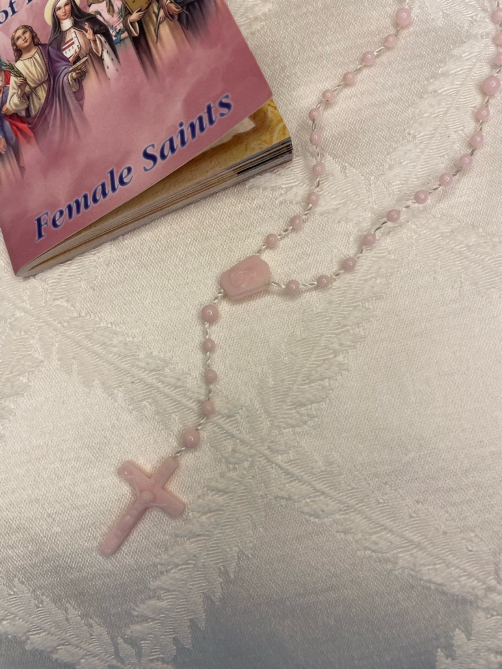 My Little Book of Prayers Catholic Female Saints and Pink Plastic Rosary - Picture 2 of 5